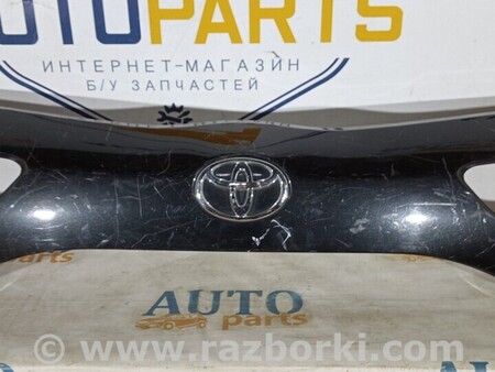 ФОТО Накладка крышки багажника для Toyota Yaris (15-20) Киев