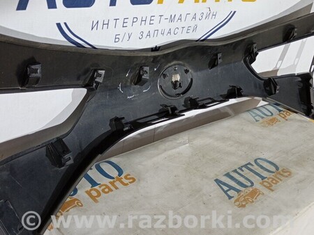 ФОТО Накладка крышки багажника для Toyota Yaris (15-20) Киев