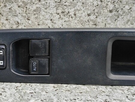 ФОТО Панель управления стеклоподьемниками для Toyota Yaris (15-20) Киев