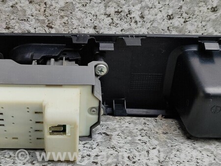 ФОТО Панель управления стеклоподьемниками для Toyota Yaris (15-20) Киев