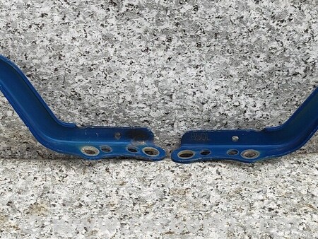 ФОТО Петля капота левая или Правая для Toyota Yaris (15-20) Киев