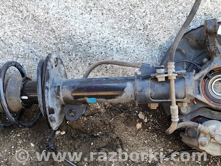 ФОТО Стойка амортизатор поворотный кулак передний Правый для Toyota Yaris (15-20) Киев