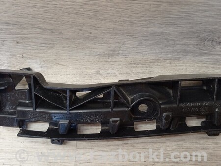 ФОТО Кронштейн Крепление Направляющая бампера заднего левий для Peugeot 108 Киев