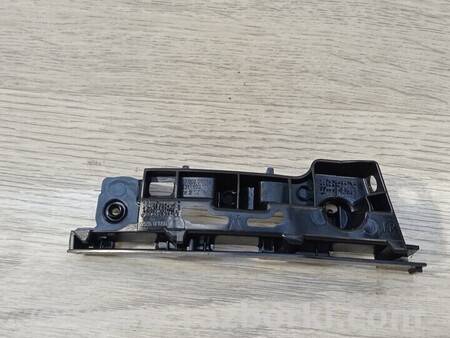 ФОТО Кронштейн крепление направляющая бампера переднего левый для Peugeot 108 Киев