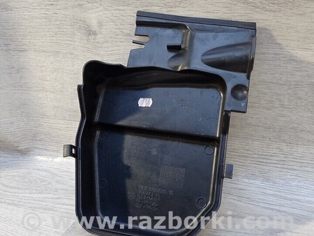 ФОТО Корпус воздушного фильтра Кришка салоного фильтра правая для BMW 3-Series (все года выпуска) Киев