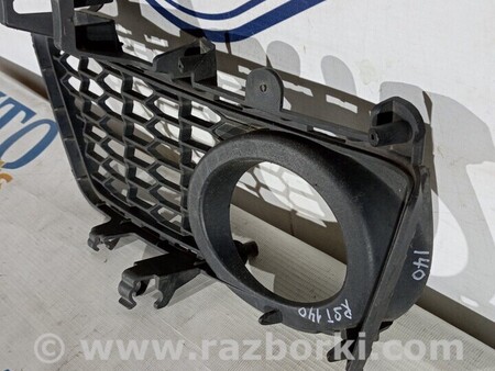 ФОТО Решетка бампера переднего правая для BMW 3-Series (все года выпуска) Киев