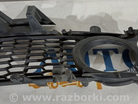 ФОТО Решетка бампера переднего правая для BMW 3-Series (все года выпуска) Киев