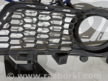 ФОТО Решетка бампера переднего правая для BMW 3-Series (все года выпуска) Киев