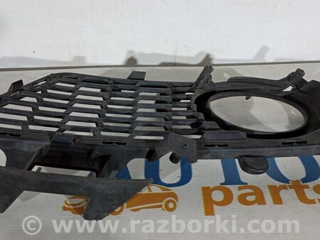 ФОТО Решетка бампера переднего правая для BMW 3-Series (все года выпуска) Киев
