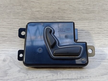 ФОТО Блок управления сидением водительским передним левим для KIA Carnival 2 (2006-2014) Київ