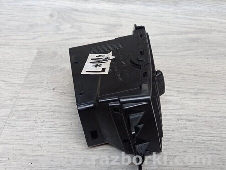 ФОТО Вентиляционная решетка торпедо правое для KIA Carnival 2 (2006-2014) Київ