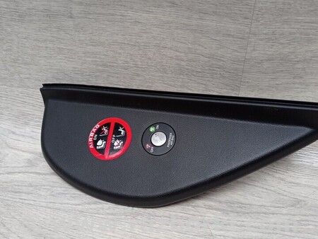 ФОТО Накладка торпедо боковая для KIA Carnival 2 (2006-2014) Київ