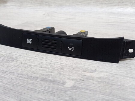 ФОТО Накладка торпедо центральная Кнопка для KIA Carnival 2 (2006-2014) Київ