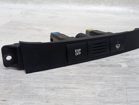 ФОТО Накладка торпедо центральная Кнопка для KIA Carnival 2 (2006-2014) Київ