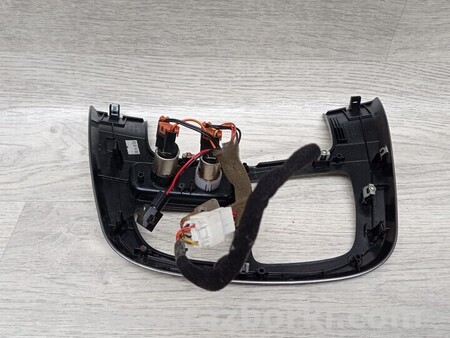 ФОТО Рамка панелі передач для KIA Carnival 2 (2006-2014) Киев