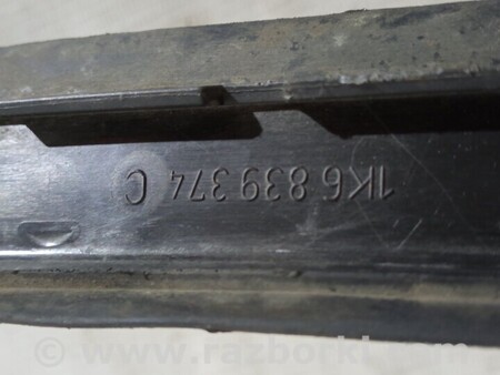 ФОТО Хетчбек Молдинг двери задней правой Молдинг двері для Volkswagen Golf V Mk5 (10.2003-05.2009) Киев