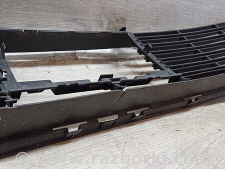 ФОТО Решетка радиатора бампера переднего центральная нижняя для Opel Grandland X (2017-...) Киев