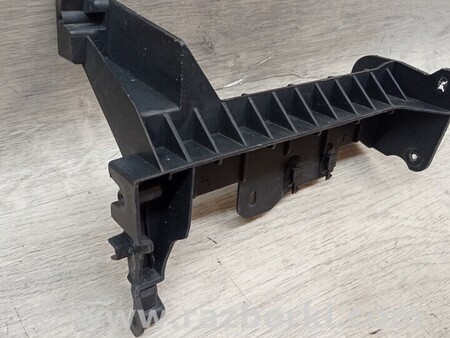 ФОТО Кронштейн кріплення направляюча заднього бампера лівий Хетчбек для Renault Megane 4 Киев