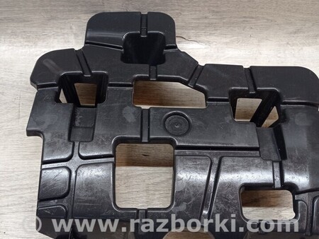 ФОТО Кронштейн кріплення направляюча заднього бампера правий Універсал для Renault Megane 4 Киев