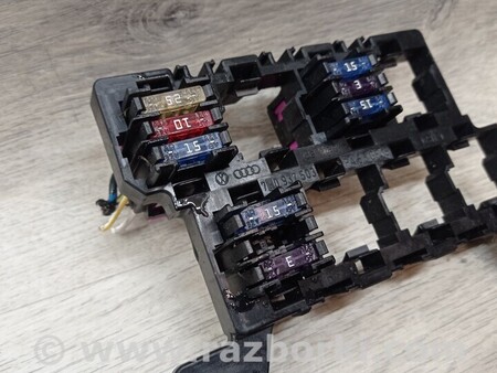 ФОТО Блок реле запобіжників кріпленням для Volkswagen T5 Transporter, Caravelle (10.2002-07.2015) Киев