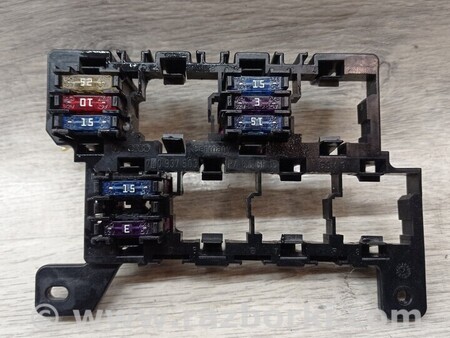 ФОТО Блок реле запобіжників кріпленням для Volkswagen T5 Transporter, Caravelle (10.2002-07.2015) Киев