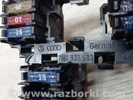 ФОТО Блок реле запобіжників кріпленням для Volkswagen T5 Transporter, Caravelle (10.2002-07.2015) Киев