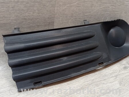 ФОТО Заглушка решітка туманки ПТФ переднього бампера права для Volkswagen T5 Transporter, Caravelle (10.2002-07.2015) Киев