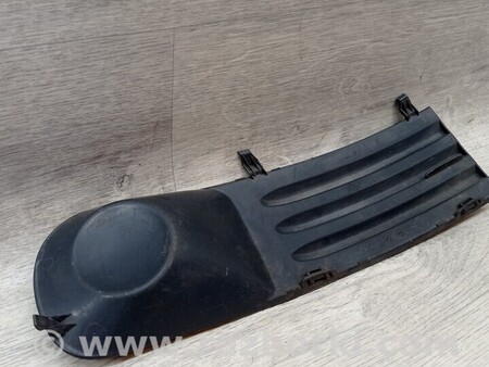 ФОТО Заглушка решітка туманки ПТФ переднього бампера права для Volkswagen T5 Transporter, Caravelle (10.2002-07.2015) Киев