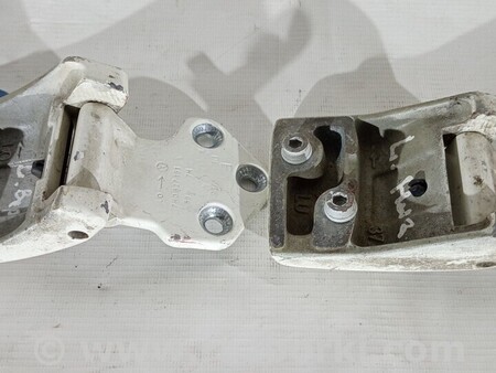 ФОТО Петля дверей задньої лівої правої орної верхня для Volkswagen T5 Transporter, Caravelle (10.2002-07.2015) Киев