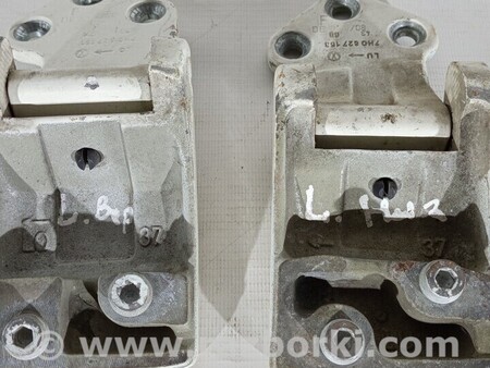 ФОТО Петля дверей задньої лівої правої орної верхня для Volkswagen T5 Transporter, Caravelle (10.2002-07.2015) Киев