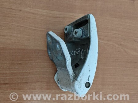 ФОТО Петля двери задней правой розпашних верхняя для Volkswagen T5 Transporter, Caravelle (10.2002-07.2015) Киев