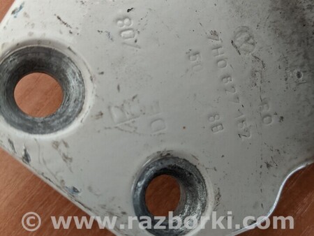 ФОТО Петля двери задней правой розпашних верхняя для Volkswagen T5 Transporter, Caravelle (10.2002-07.2015) Киев