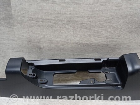 ФОТО Крепление Направляющая Кронштейн заднего фонаря левий для Renault Trafic 3 (2014-...) Киев