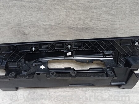 ФОТО Крепление Направляющая Кронштейн заднего фонаря левий для Renault Trafic 3 (2014-...) Киев