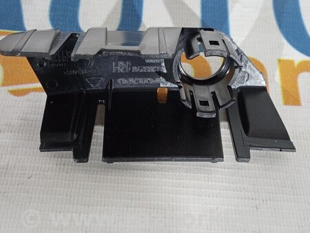 ФОТО Кронштейн датчика парктроніка передній правий для Volvo V90 Киев