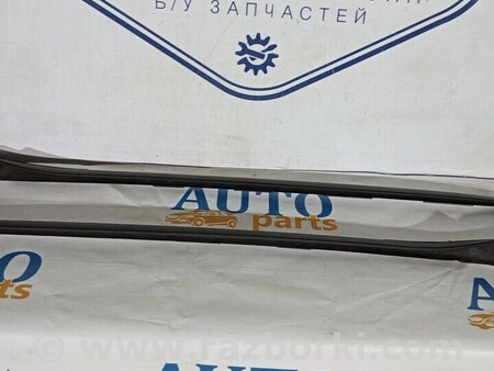 ФОТО Молдинг лобового скла правий для Volvo V90 Киев