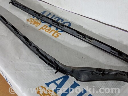 ФОТО Молдинг лобового скла правий для Volvo V90 Киев