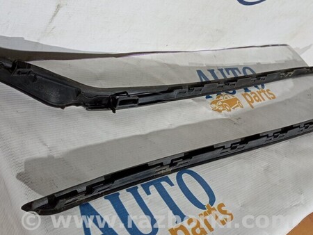 ФОТО Молдинг лобового скла правий для Volvo V90 Киев