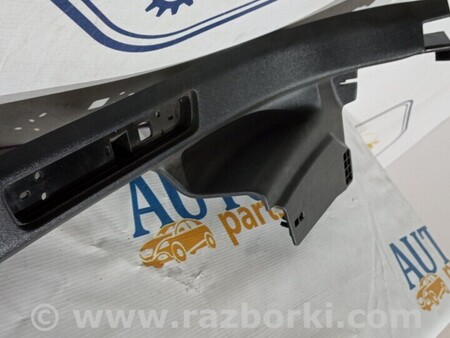 ФОТО Накладка порога внутрішня права для Volvo V90 Киев