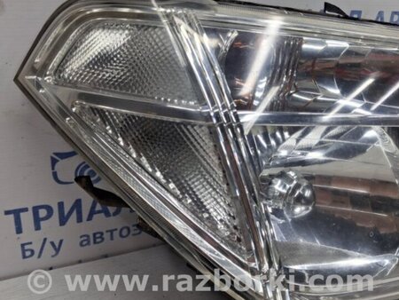 ФОТО Фара правая галоген для Nissan Navara D40 Киев
