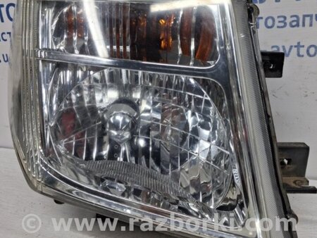 ФОТО Фара правая галоген для Nissan Navara D40 Киев