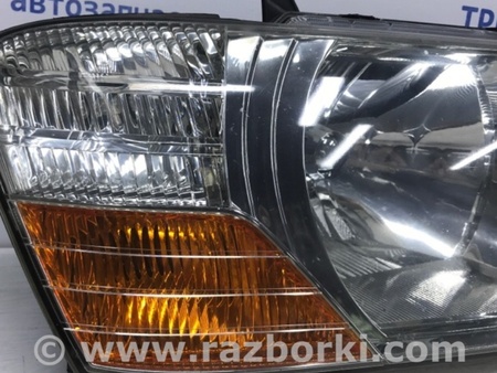 ФОТО Фара правая галоген для Mitsubishi Pajero Wagon 3 Киев