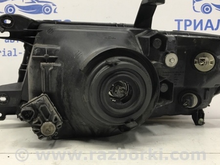 ФОТО Фара правая галоген для Mitsubishi Pajero Wagon 3 Киев