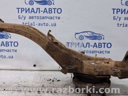 ФОТО Кулак поворотный левый со ступицей для Nissan Navara D40 Киев