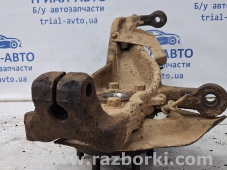 ФОТО Кулак поворотный левый со ступицей для Nissan Navara D40 Киев