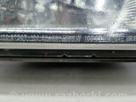 ФОТО Фара правая галоген для Mitsubishi Pajero Wagon 3 Киев