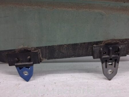 ФОТО Стекло двери заднее левое для Nissan Navara D40 Киев