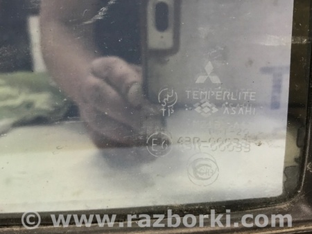 ФОТО Стекло двери задней левой (форточка) для Mitsubishi Pajero Wagon 3 Киев