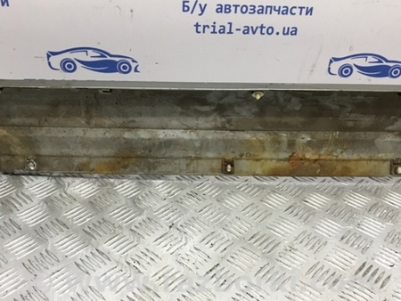 ФОТО Накладка порога внешняя правая для Mitsubishi Pajero Wagon 3 Киев