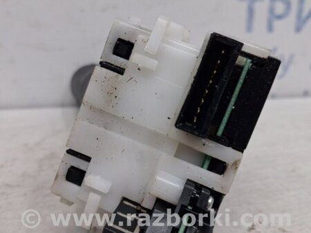 ФОТО Переключатель подрулевой правый(дворники) для Nissan Navara D40 Киев